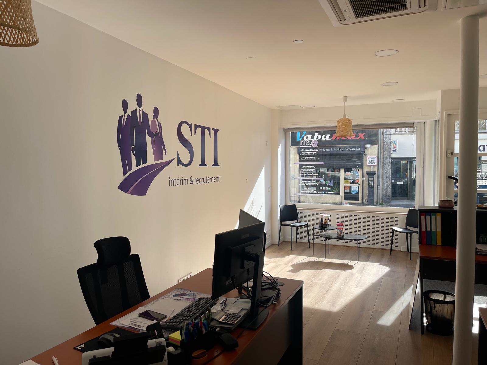 intérieur de l'agence sti intérim